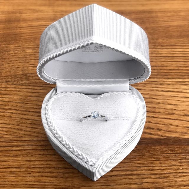 山口県で結婚指輪・婚約指輪を探すならジュエルセブンで。プロポーズリングのご相談もお任せ！